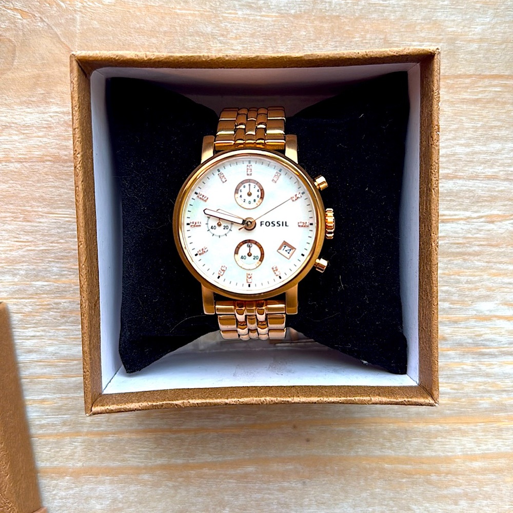 FOSSIL women’s rose gold watch